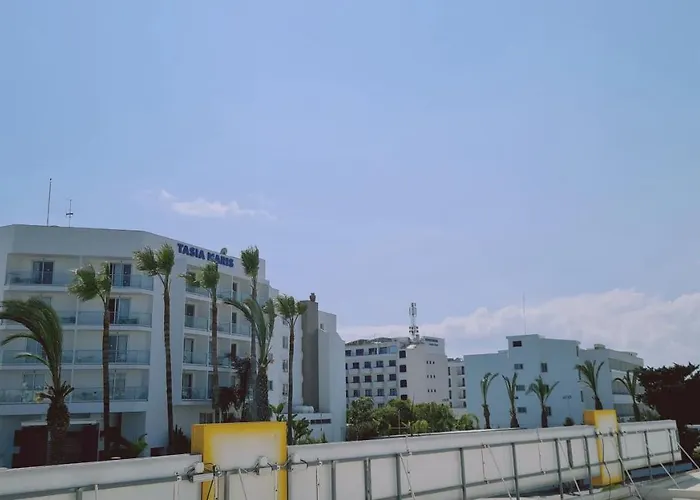 Nissi Avenue 64 3 - Luxcyservices *