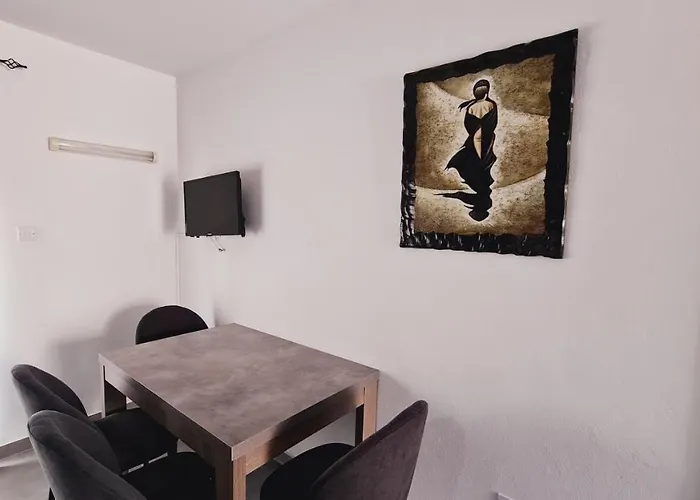 Nissi Avenue 64 3 - Luxcyservices Aya Napa