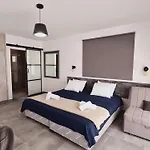 Nissi Avenue 64 3 - Luxcyservices *