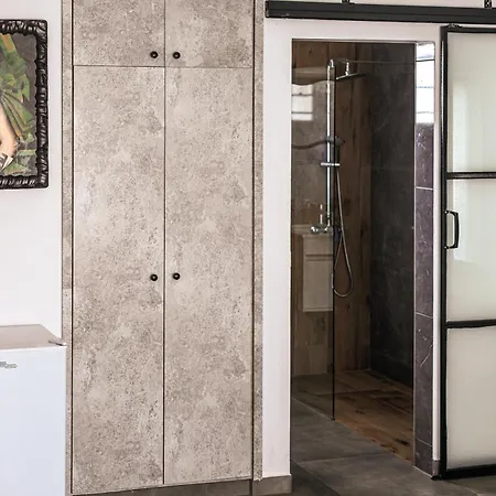Nissi Avenue 64 3 - Luxcyservices *